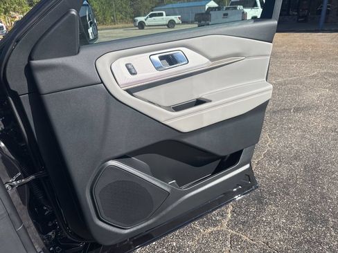 New 2026 Ford Explorer Active w/ Active Comfort Package RWD image 26