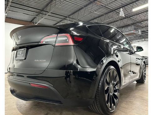 Used 2022 Tesla Model Y Performance AWD/4WD image 13