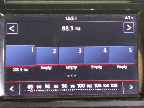 Used 2017 Volkswagen Tiguan Limited w/ Premium Package image 25