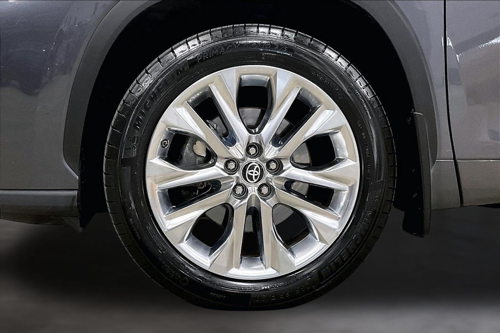 Used 2023 Toyota Highlander Limited AWD/4WD image 36