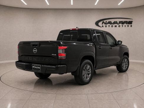 Used 2025 Nissan Frontier SV w/ SV Convenience Package AWD/4WD image 9