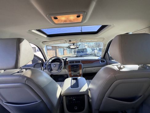 Used 2007 Chevrolet Suburban LT w/ LT Preferred Equipment Group image 50