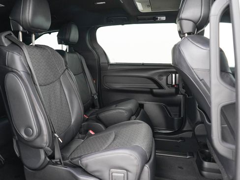 Used 2025 Toyota Sienna Limited AWD/4WD image 12