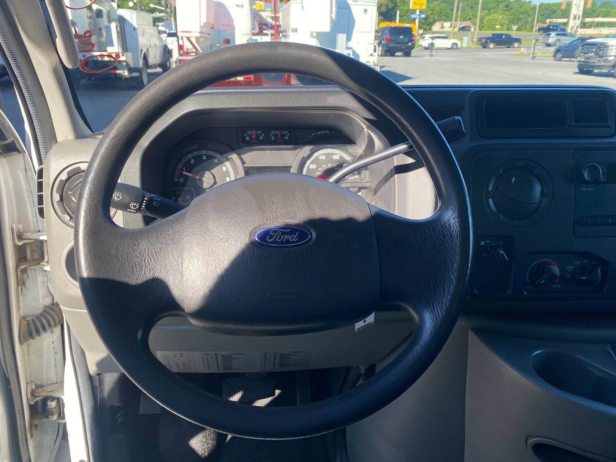Used 2011 Ford E-450 and Econoline 450 Super Duty RWD image 10