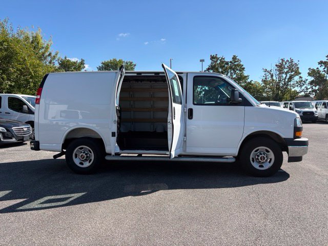 Used 2025 GMC Savana 2500 w/ Driver Convenience Package RWD image 9