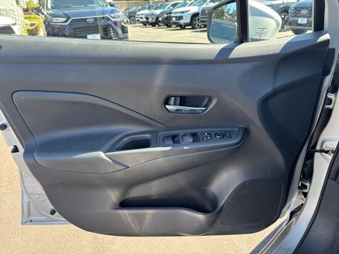 Used 2025 Nissan Versa SV FWD image 18