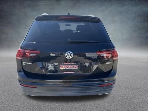 Used 2019 Volkswagen Tiguan SE w/ Panoramic Sunroof Package AWD/4WD image 9