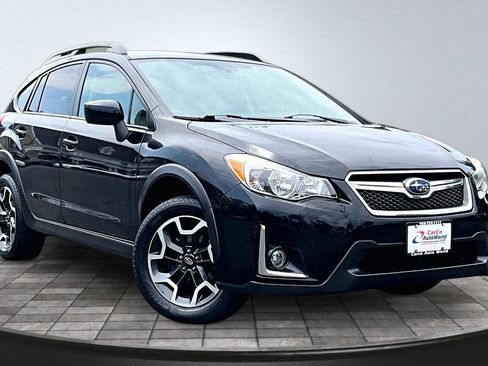 Used 2017 Subaru Crosstrek 2.0i Premium AWD/4WD image 3