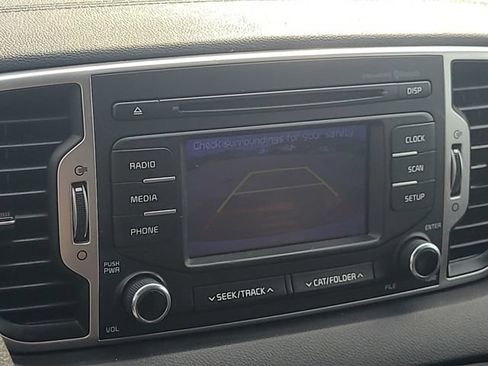 Used 2018 Kia Sportage LX AWD/4WD image 17
