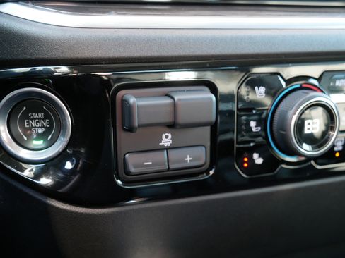 Used 2022 Chevrolet Silverado 1500 LTZ image 31