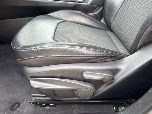 Used 2022 Jeep Compass Latitude FWD image 17