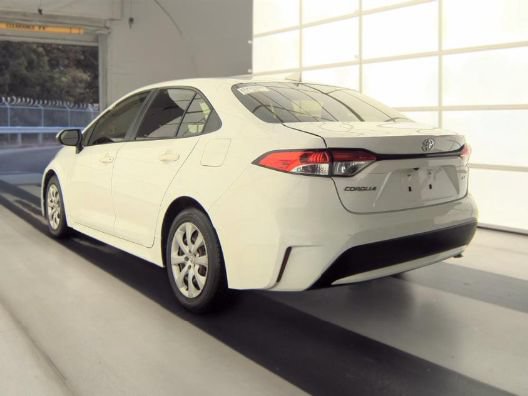 Used 2021 Toyota Corolla LE FWD image 3