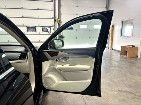 Used 2021 Volvo XC90 T6 Inscription w/ Climate Package image 38