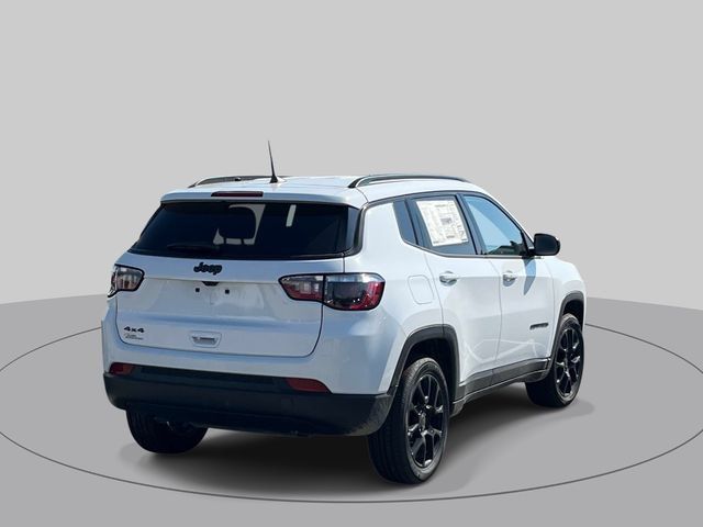 Used 2026 Jeep Compass Latitude AWD/4WD image 2