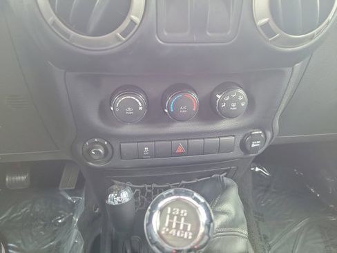 Used 2015 Jeep Wrangler Sport w/ Quick Order Package 23S AWD/4WD image 26