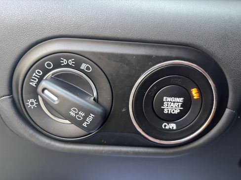 Used 2019 Maserati Levante GranLusso image 25