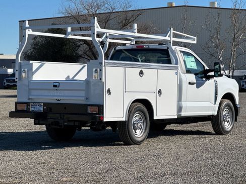 New 2026 Ford F250 XL w/ XL Chrome Package image 4