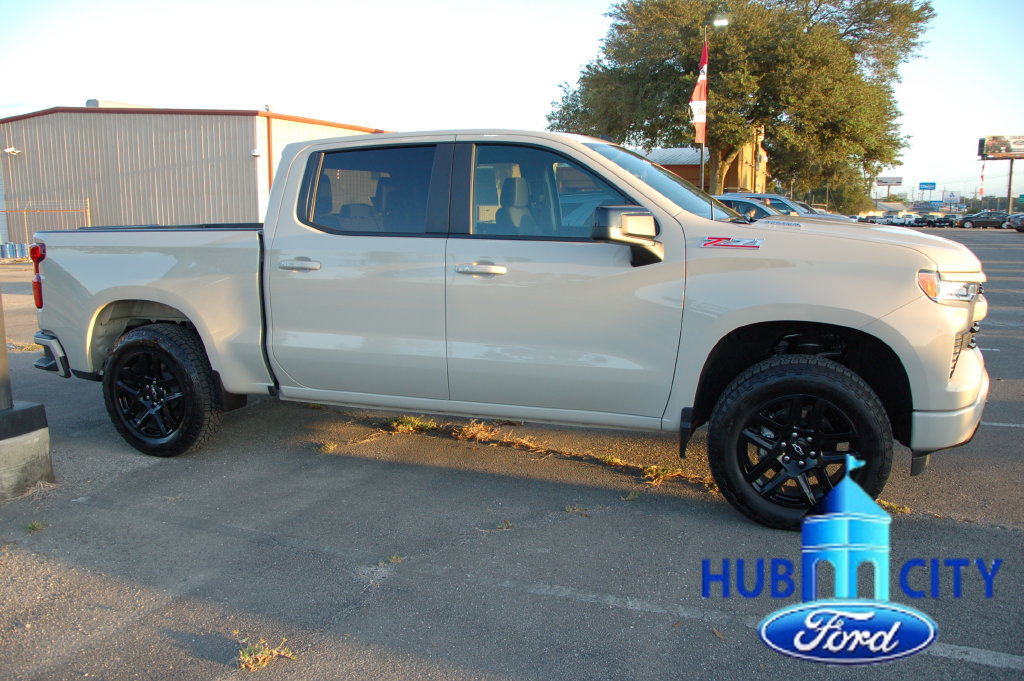 Used 2026 Chevrolet Silverado 1500 RST w/ Z71 Off-Road Package AWD/4WD image 6
