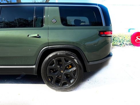 Used 2023 Rivian R1S Adventure image 22