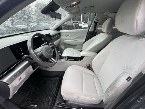 Used 2025 Hyundai Kona SEL FWD image 7