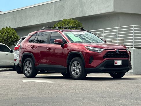 Used 2023 Toyota RAV4 XLE w/ Convenience Package AWD/4WD image 8