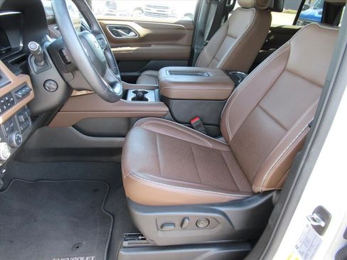 Certified 2024 Chevrolet Tahoe High Country w/ Advanced Technology Package image 18