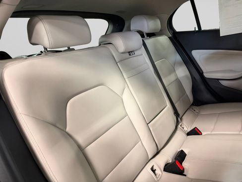 Used 2015 Mercedes-Benz GLA 250 4MATIC image 25