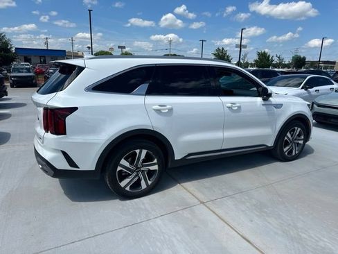 Used 2024 Kia Sorento SX Prestige AWD/4WD image 16