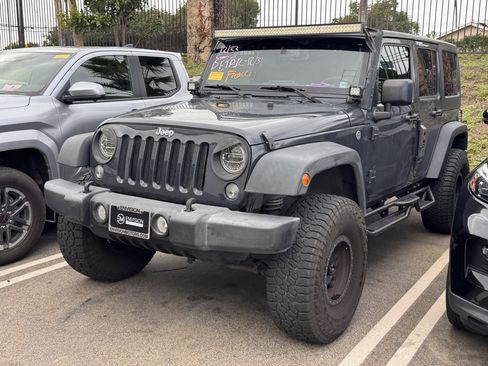 Used 2018 Jeep Wrangler Unlimited Sport S image 3