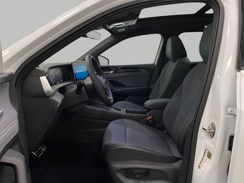 New 2026 Volkswagen Tiguan SE R-Line AWD/4WD image 21