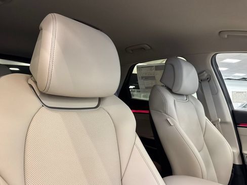 New 2026 Genesis GV70 2.5T AWD/4WD image 17