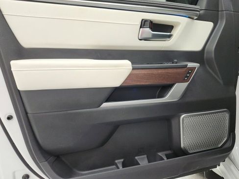 Used 2024 Toyota Sequoia Capstone image 12