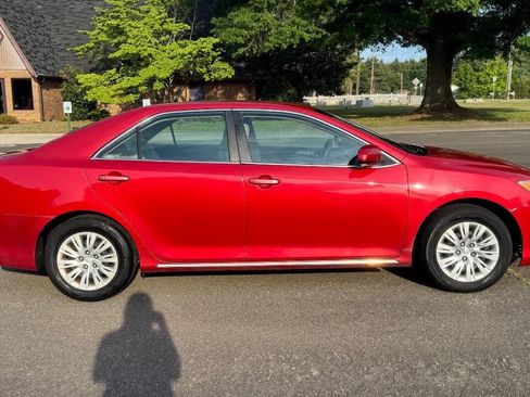 Used 2012 Toyota Camry LE FWD image 9