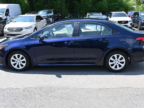 Used 2025 Toyota Corolla LE FWD image 9