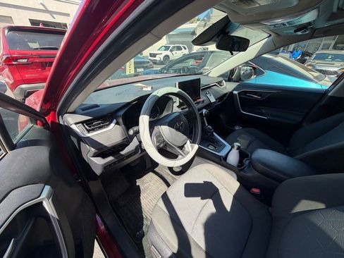 Certified 2023 Toyota RAV4 XLE w/ Convenience Package FWD image 17