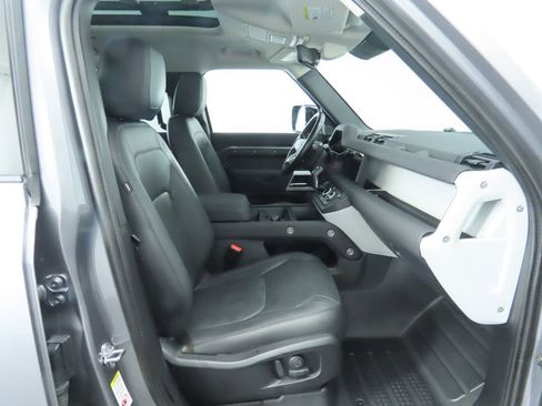 Used 2022 Land Rover Defender 110 SE image 20