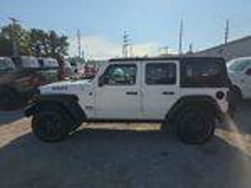 Used 2021 Jeep Wrangler Unlimited Sport AWD/4WD image 5