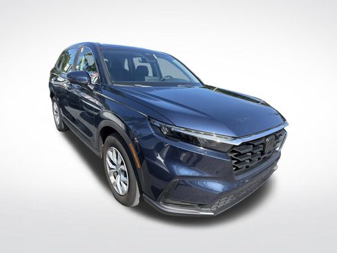 Used 2023 Honda CR-V LX image 3