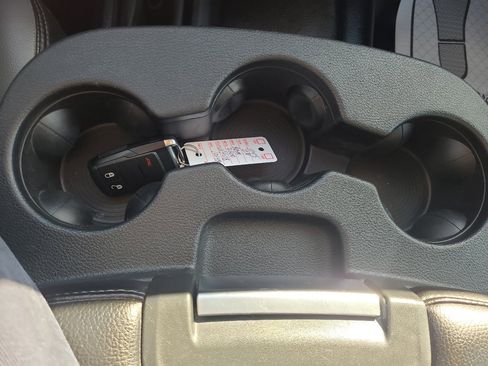 Used 2024 RAM 2500 Tradesman w/ Chrome Appearance Group image 22