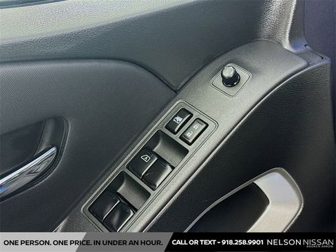 Used 2024 Nissan Frontier SL w/ Technology Package image 17