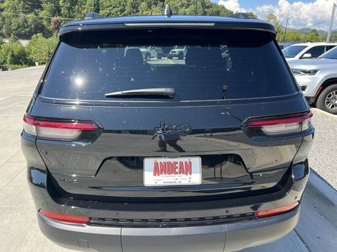 New 2025 Jeep Grand Cherokee L Altitude image 4