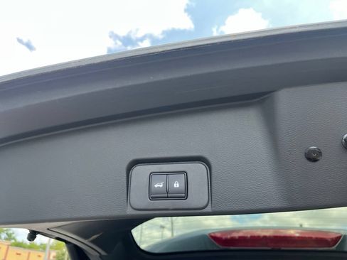 Used 2025 Nissan Rogue Platinum FWD image 10
