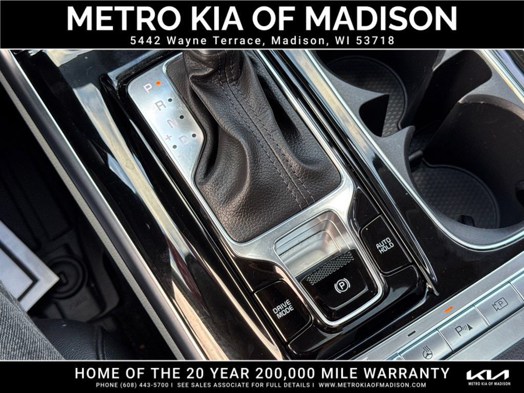 Used 2024 Kia Carnival SX Prestige FWD image 31