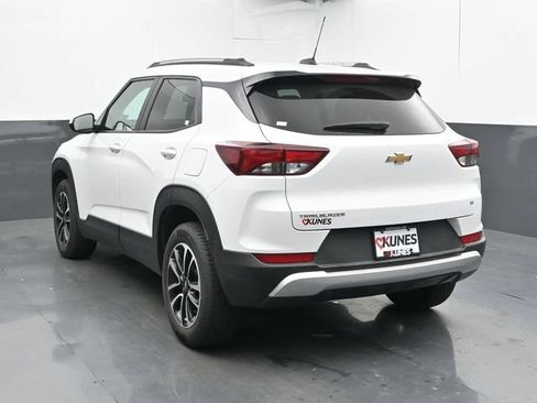 Used 2024 Chevrolet TrailBlazer LT FWD image 11