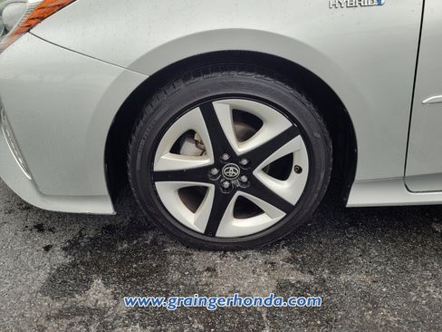 Used 2016 Toyota Prius Four Touring image 9