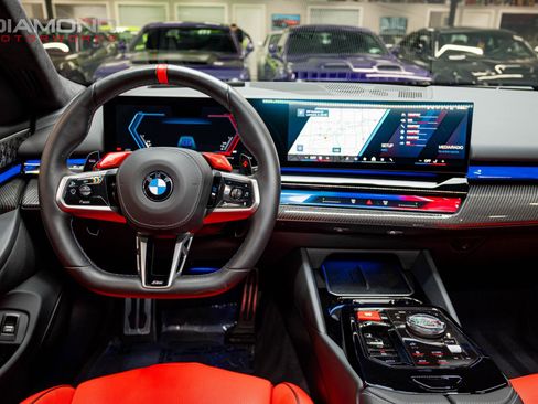 Used 2025 BMW M5 w/ Carbon Package image 90