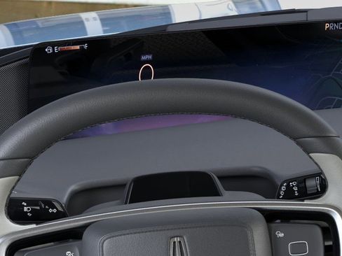 New 2026 Lincoln Navigator Premiere image 13