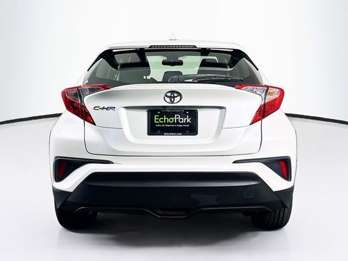Used 2018 Toyota C-HR XLE FWD image 7