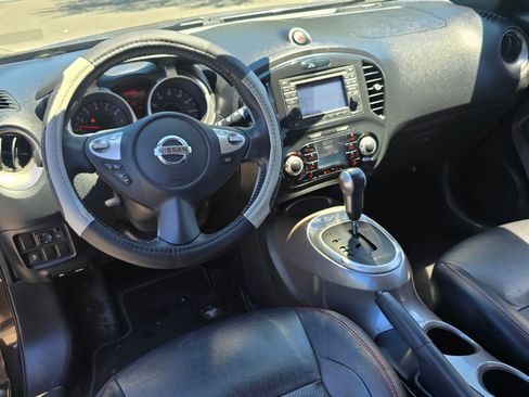 Used 2011 Nissan Juke SL w/ Sport Pkg FWD image 5