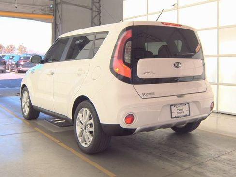 Used 2018 Kia Soul + image 4